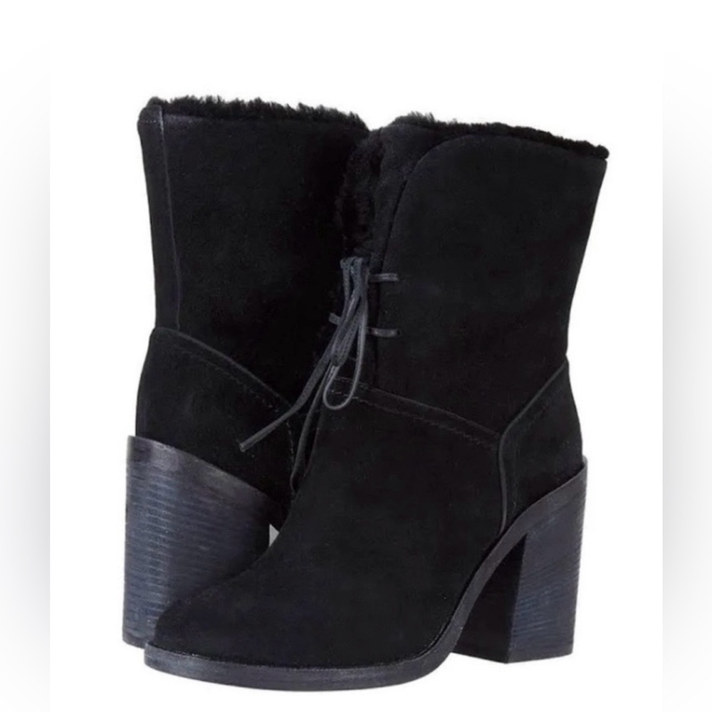 Ugg Jerene Booties used in great shape size 9